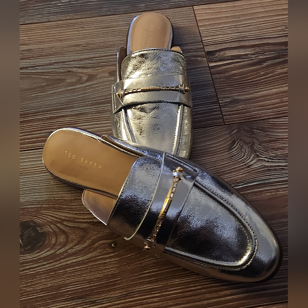 Ted Baker London Metallic Silver Loafers Size 6